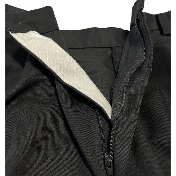 HAGGAR HIGH-RISE DRESSY WALKING SHORTS, MENS, 36" WAIST, BLACK, PLEATED FRONT - Picture 5 of 12